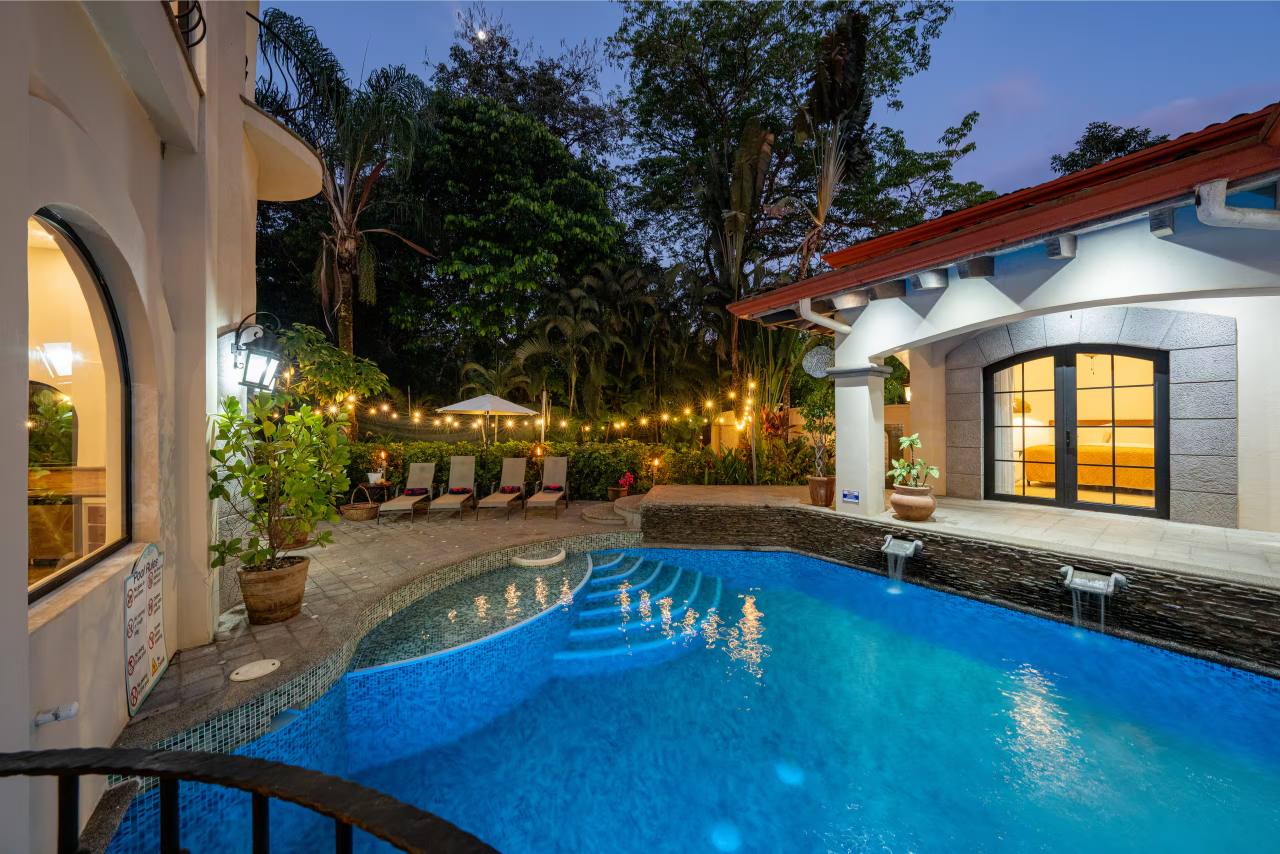 luxury vacation rentals Costa Rica